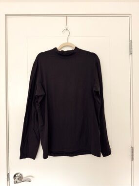 Lululemon Men’s Black Long Sleeve Mock Neck Top